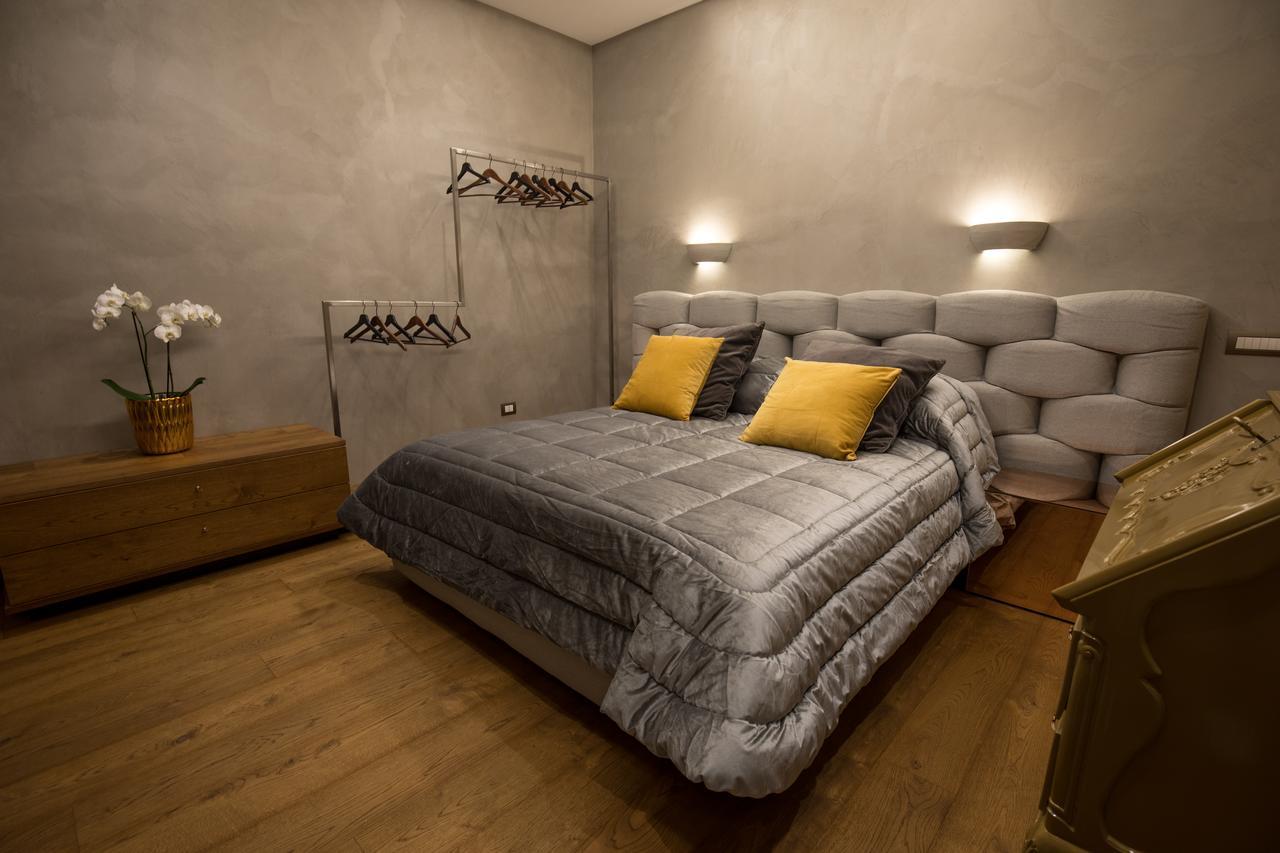Civico Cinque Home Luxury Apartment サレルノ エクステリア 写真