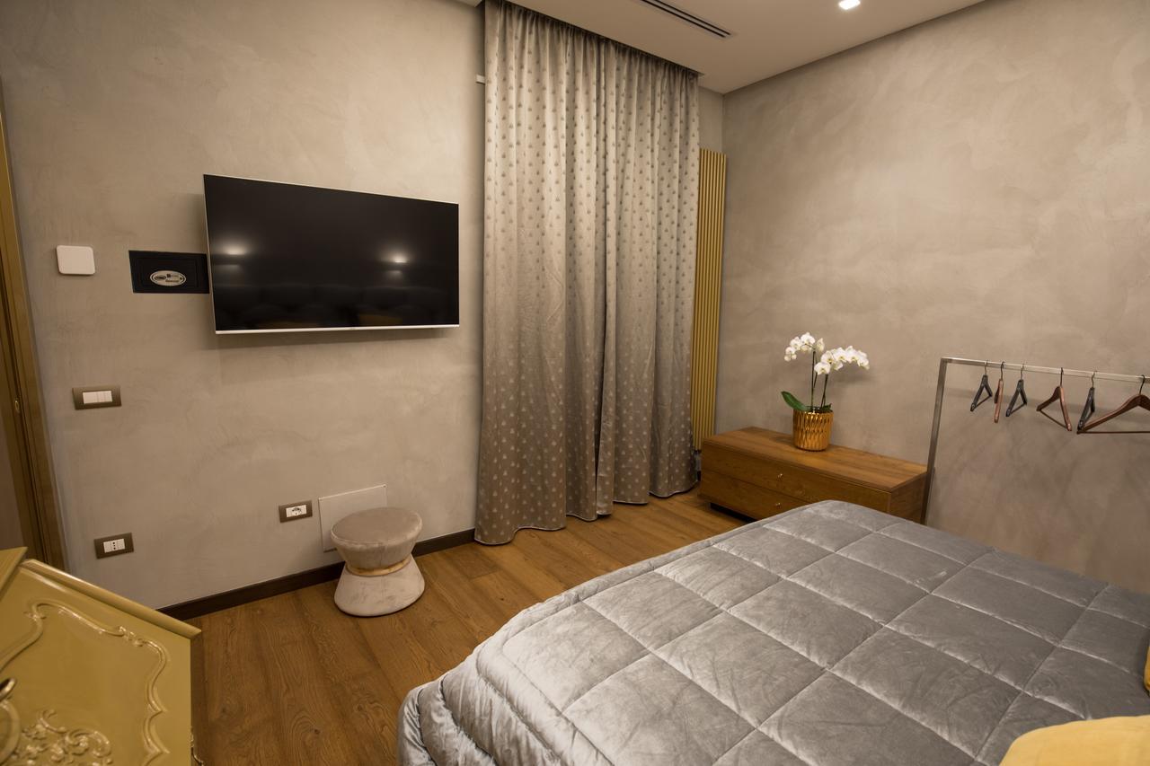 Civico Cinque Home Luxury Apartment サレルノ エクステリア 写真