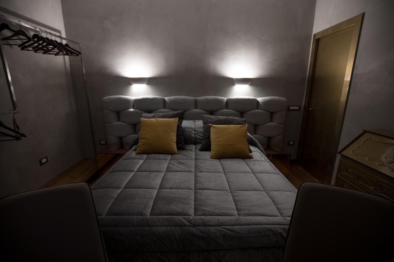 Civico Cinque Home Luxury Apartment サレルノ エクステリア 写真
