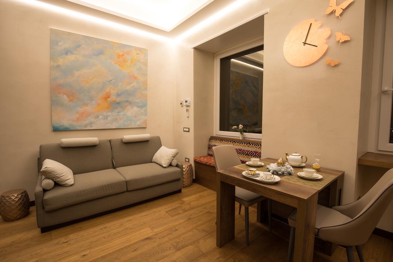 Civico Cinque Home Luxury Apartment サレルノ エクステリア 写真